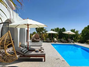 Cocoon Luxury Villa In Coral Bay-3 Min To Beach - Image 2
