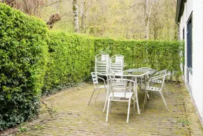 Spacious Group Getaway with Garden - Image 5
