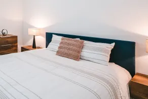 Sentral Furnished Urban 1 Bedroom (30+ Day) - Image 2