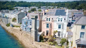 Bay House - Image 5