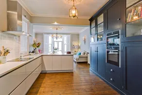 Bay House - Image 3