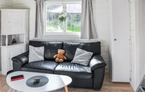 Cozy Home In Henån With Kitchen - Image 3