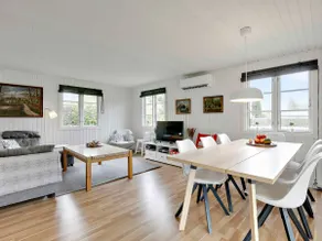 Bright house near the sea • Sleeps 7 • Large deck - Image 4