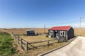 Beachfront Chalet with Panoramic Views, Camber San - Image 2