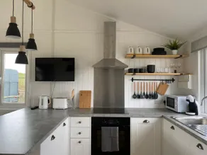 Beachfront Chalet with Panoramic Views, Camber San - Image 5