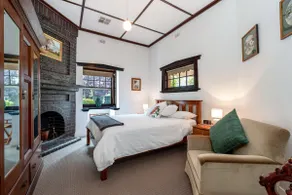 Whiterocks Tanunda Walk to Cafés Sleeps 8 Heritage - Image 4