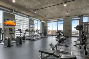 Top Floor Views + Central Comfort - Image 5