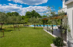 Stunning Home In Zmijavci - Image 3