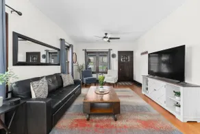 Cheerful 3 Bed 1 Bath Bungalow w/ Cathedral views - Image 4