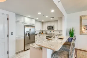 Exquisite Island Condo: Resort Perks & Views! - Image 4