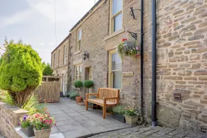 Danes Cottage - Luxury Peak District Retreat - Image 2