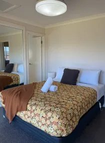 Hopkins View Holiday Home - Image 2