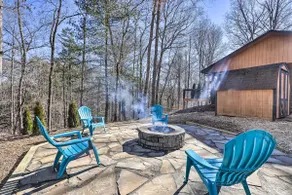 Unwind Fireside: Serene Murphy Escape w/ Hot Tub! - Image 2