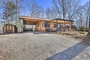 Unwind Fireside: Serene Murphy Escape w/ Hot Tub! - Image 3