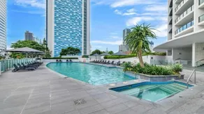 Modern Apartment with Hinterland Views Sierra Grand Broadbeach - Image 2