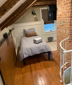 Historic Downtown House with Off Street Parking - Image 5