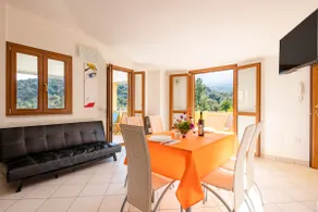 House with a view of the sea and mountains - Image 4