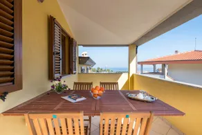 House with a view of the sea and mountains - Image 2