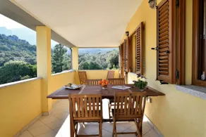 House with a view of the sea and mountains - Image 3
