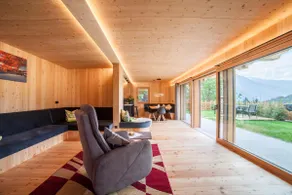 Chalet 'Heidi und Peter' with Mountain View, Sauna, Jacuzzi, Garden & Wi-Fi - Image 4