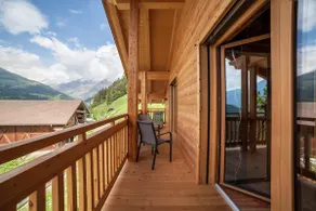 Chalet 'Heidi und Peter' with Mountain View, Sauna, Jacuzzi, Garden & Wi-Fi - Image 3