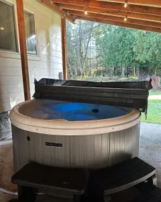 Little Woods Outpost | Wifi, AC, Hot tub - Image 3