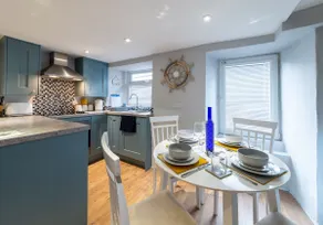 Inviting Traditional Fishermens cottage in the heart of the village, close to the harbour - Image 5