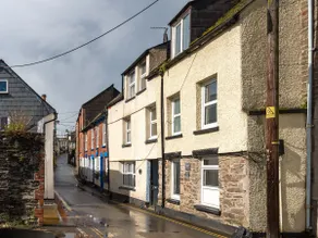 Inviting Traditional Fishermens cottage in the heart of the village, close to the harbour - Image 3