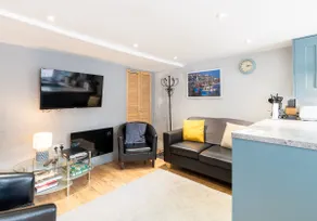 Inviting Traditional Fishermens cottage in the heart of the village, close to the harbour - Image 2