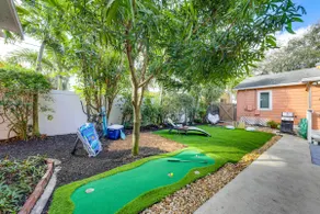 Historic Cottage: Hot Tub & Fully Fenced Backyard - Image 4