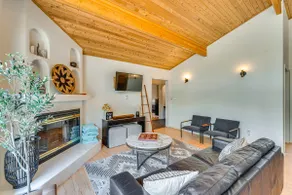 Stylish, Serene Angel Fire Cabin w/ Hot Tub! - Image 4