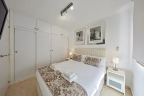 Deluxe apartment with balcony and sea view - Image 2