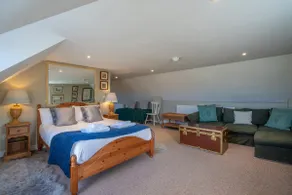 Penthouse Suite- Top Floor at Bedingfeld Arms - Image 4