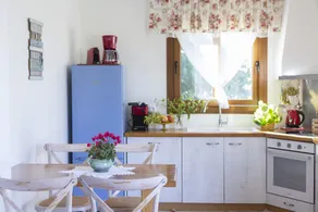 Secluded Villa Asprolià with salt water pool & large garden, close to town. - Image 3