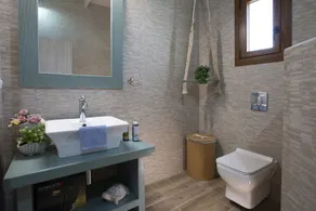 Secluded Villa Asprolià with salt water pool & large garden, close to town. - Image 5