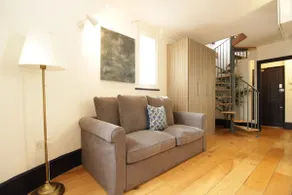 S4 - Comfy Loft Apartment 10 Mins to Oxford Street - Image 2