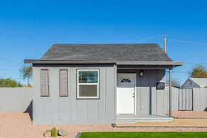 2BR w private backyard, in-home laundry! - Image 2