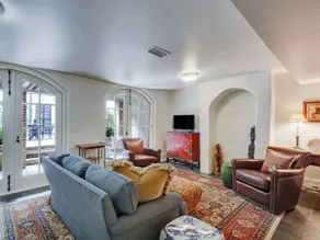 Romantic Garden Apartment on Chatham Square - Image 5