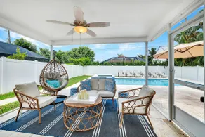 🌴 Endless Paradise | New Salt Pool & Spa • Vanderbilt Beach - Image 3