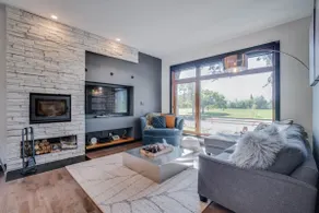 Forest – Bright & Stylish Home w/ King Bed+ AC - Image 3