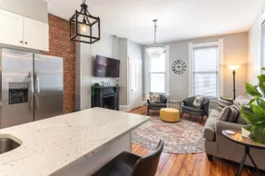 Main Street 2BR, Walk to Bars, Stadiums, Downtown - Image 2