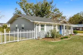Blu-Mae Marie Beach House - Image 5