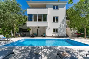 New! Villa Zara with 34 sqm heated Pool, Jacuzzi, Billiard, Table tennis, 8pax - Image 3