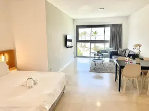 Great big studio apartment at hotel apartments - Image 2