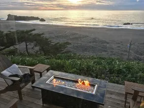 Louw Tide - Modern home, ocean front. - Image 2