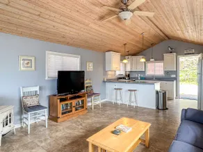 The Cabin - Cozy Salmon Creek beach cottage, big d - Image 5