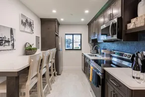 2BR stay w/ pool, backyard & BBQ grill - Image 3