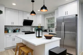 Newly Renovated Cozy 4 Bedroom with King Bed l 10 min from Brave Stadium - Image 3