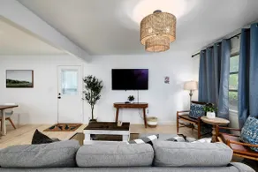 Newly Renovated Cozy 4 Bedroom with King Bed l 10 min from Brave Stadium - Image 4