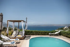 300mt to Restaurants & Supermarkets *1km to Beach* - Image 2